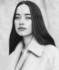  Anna  Popplewell